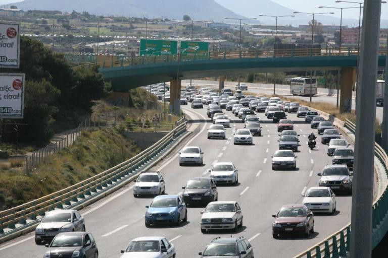 Καραμπόλα αυτοκινήτων έφερε μποτιλιάρισμα 10 χιλιομέτρων στην λεωφόρο Κηφισού
